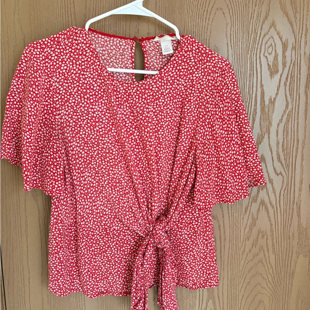 H&M Red and White floral Tie-Front Blouse